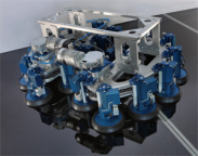 Panels putzen mit dem Roboter-GEKKO