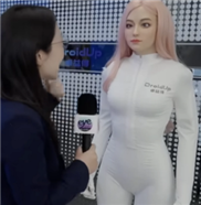 Warme Roboterfrau "Moya" menschlich wie nie