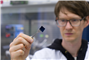 Polymerbeschichtungen erzeugen dauerhaft ein elektrisches Feld