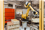 Salatdressings bei BRUNOS mit FANUC Roboter verpackt