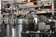 Durchfluss- und Druckregler für chemische Reaktorsysteme